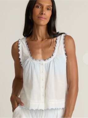 Minnow Women’s White Scalloped Button Up Tank